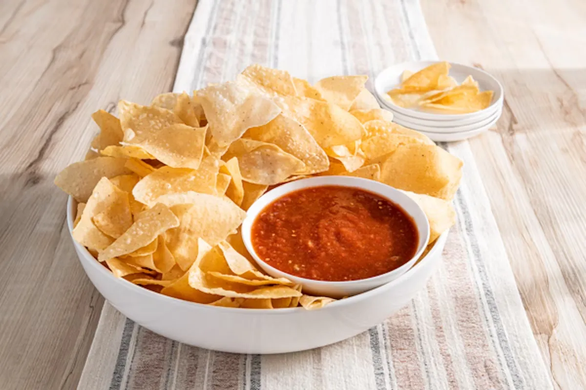 Party Platter Chips & Salsa